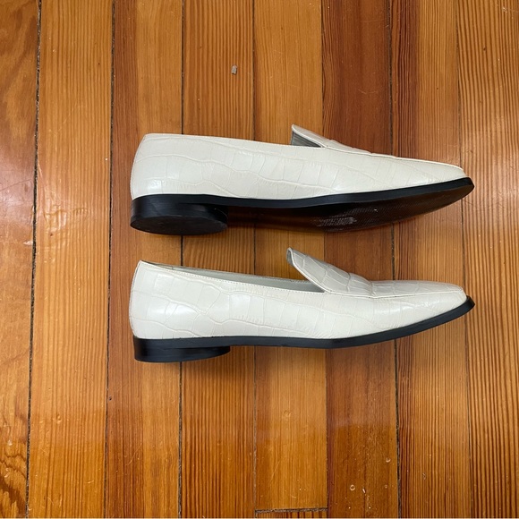 Everlane Bone Croc Embossed Leather 90s Loafer. Fit more like an 8.5 - Picture 13 of 16